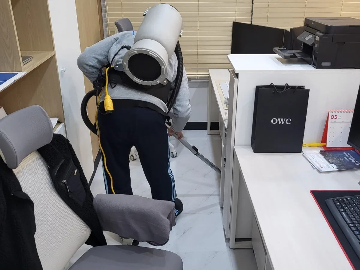 의왕시 내손동 매장 책상·집기 사무공간 위생청소 사례 - 행진크린