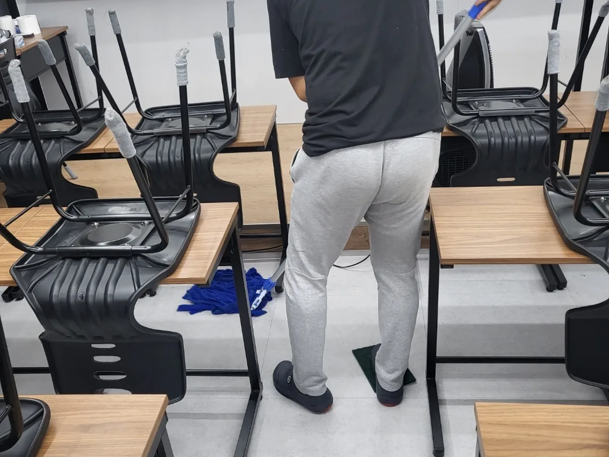 의왕시 월암동 사업장 로비·응접실 바닥 위생청소 사례 - 행진크린